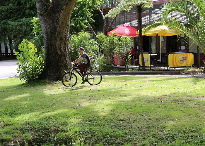 罗托鲁阿温泉假日公园酒店 4* 罗托鲁阿